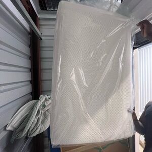 Newton MINI mattress.